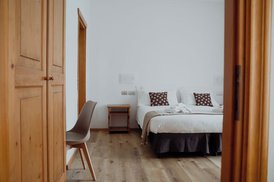 Comfort Quadruple Room | Desk, free WiFi, bed sheets