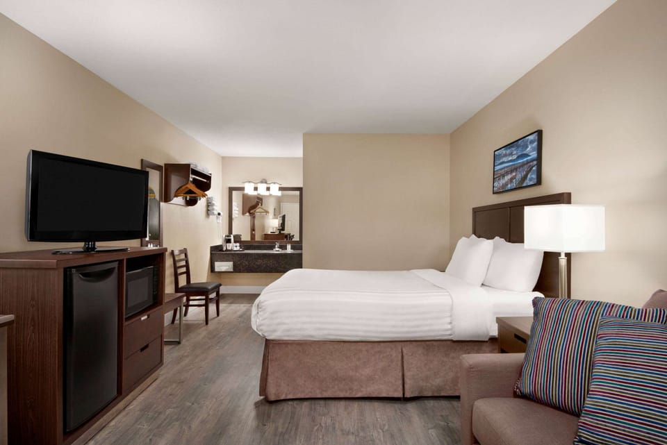 Standard Room, 1 Queen Bed with Sofa bed | Desk, iron/ironing board (on request), cribs (free)