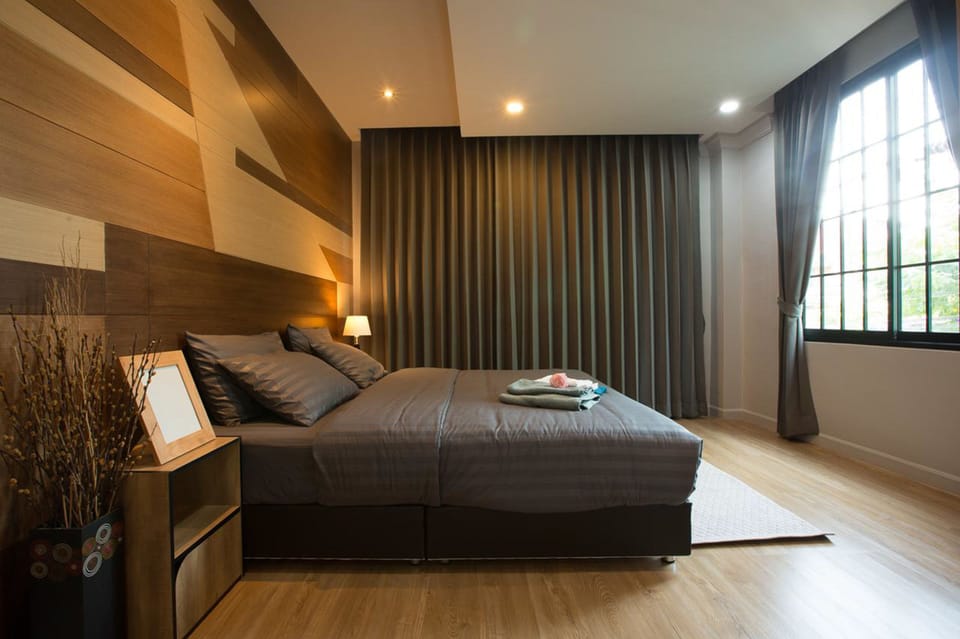 Family Suite Room | Individually decorated, individually furnished, iron/ironing board