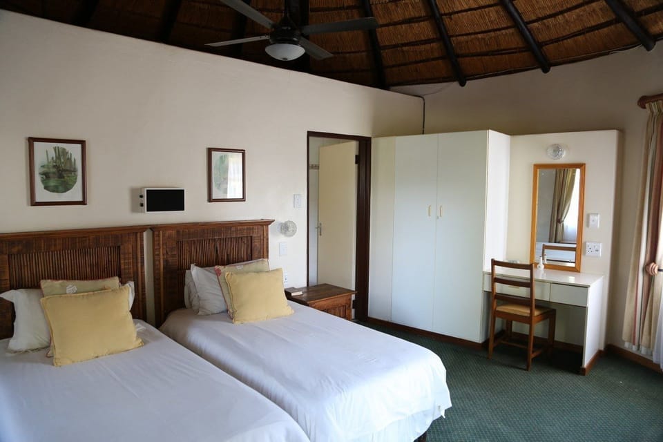 Premier Double or Twin Room, 1 Bedroom, Garden View | Desk, iron/ironing board, free WiFi, bed sheets