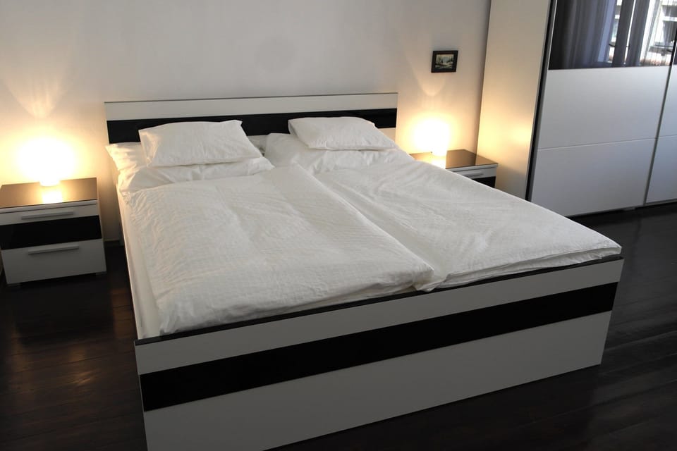 Deluxe Apartment, 2 Bedrooms, Kitchen, City View (Apt 1) | 1 bedroom, iron/ironing board, free WiFi