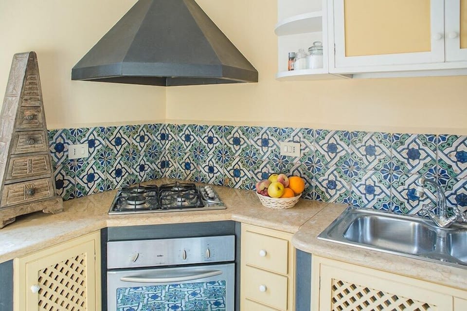 Apartment, 2 Bedrooms | Private kitchen | Full-size fridge, microwave, oven, stovetop