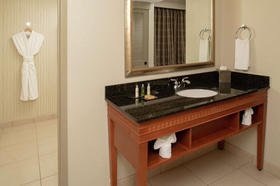 DoubleTree Suites by Hilton Seattle Airport - Southcenter Hotel in Tukwila