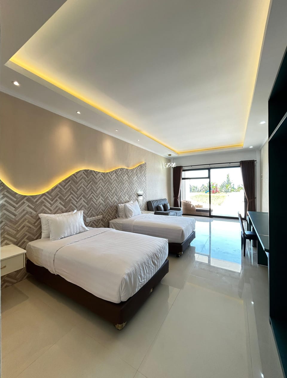 Premier Room | Minibar, desk, soundproofing, free WiFi