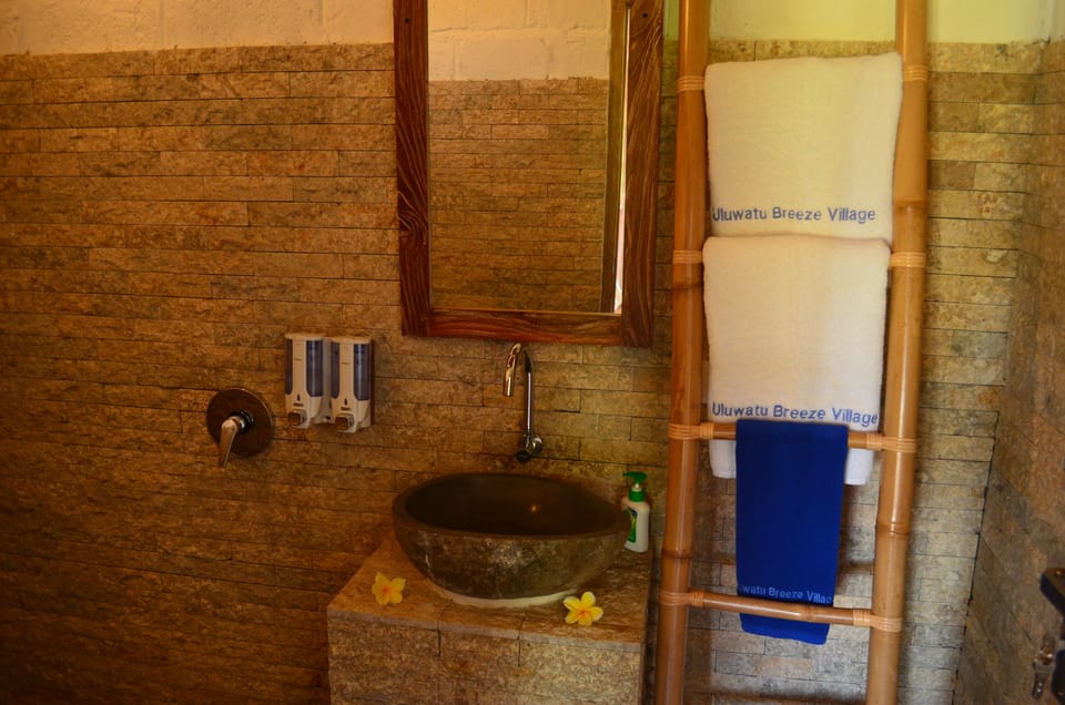 Bathroom sink