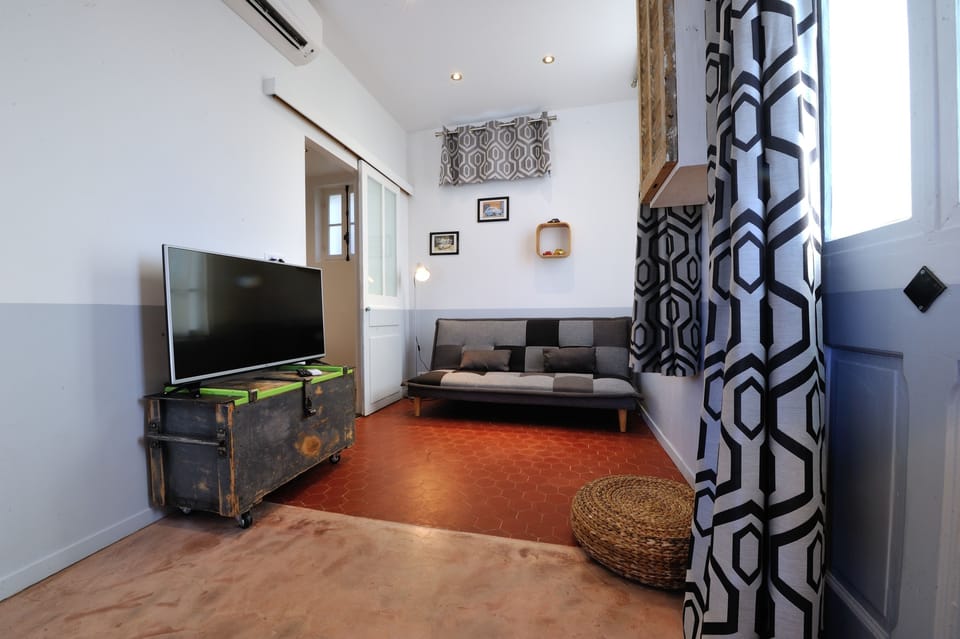 Triple Room, Terrace | Living area | Flat-screen TV