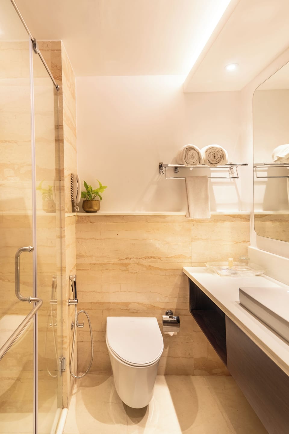 Superior Double Room, 1 Double Bed | Bathroom | Shower, free toiletries, hair dryer, towels
