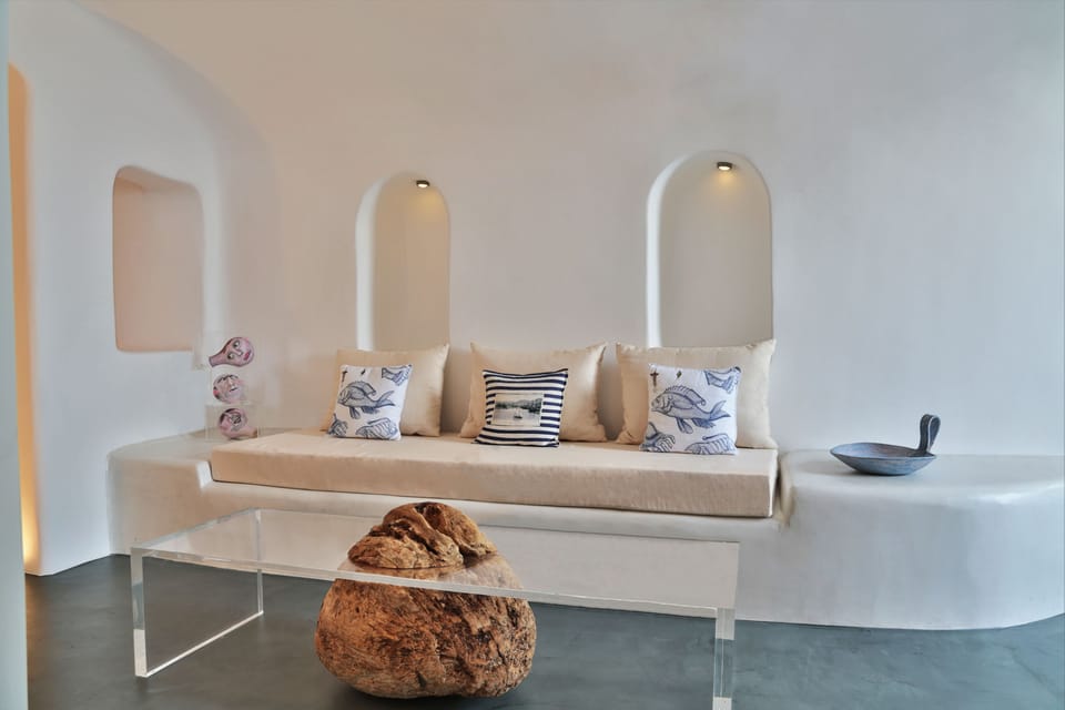 Romantic Suite, 1 Bedroom, Jetted Tub (Panoramic View) | Living area | 32-inch Smart TV with premium channels, TV, DVD player