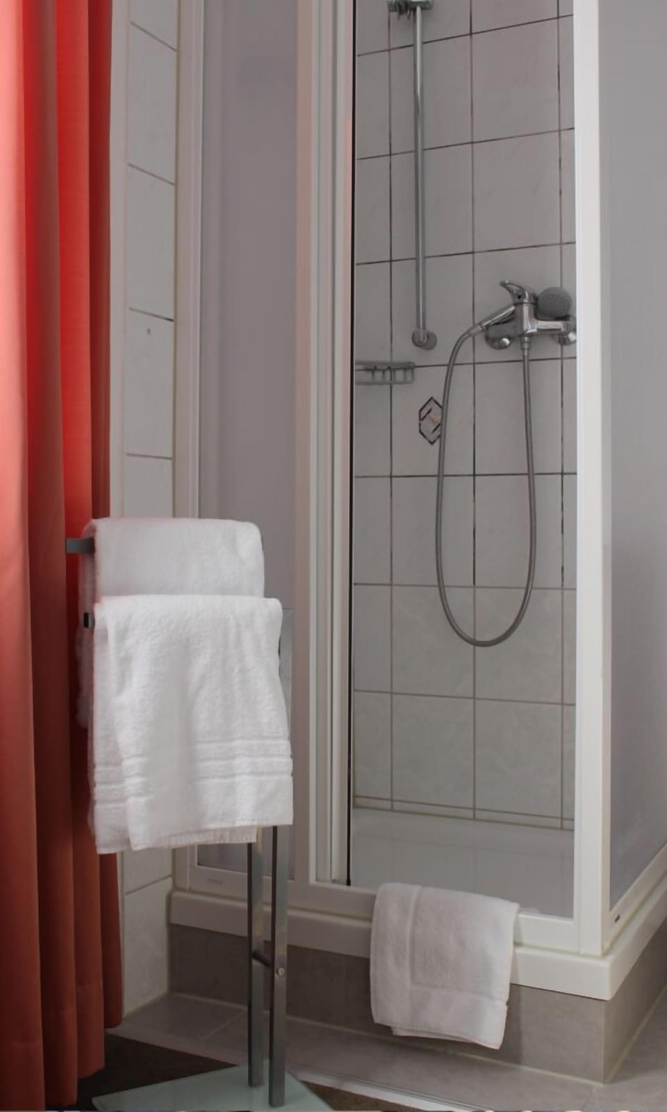 Single Room, Private Bathroom | Bathroom | Towels, soap, shampoo, toilet paper