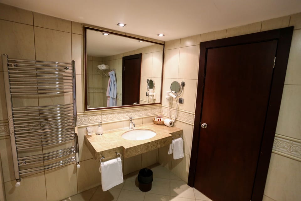 Presidential Suite | Minibar, in-room safe, desk, free WiFi