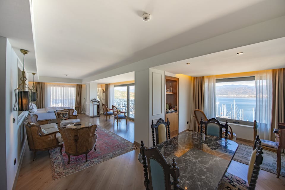 King Suite with Hot Tub and Turkish Bath | Minibar, in-room safe, laptop workspace, soundproofing