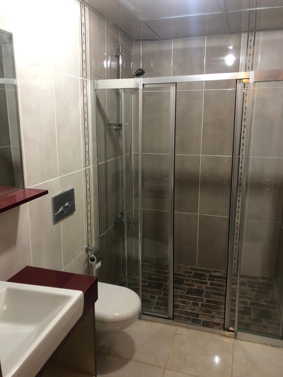 Family Double or Twin Room, Non Smoking, Mountain View | Bathroom | Shower, free toiletries, hair dryer, slippers