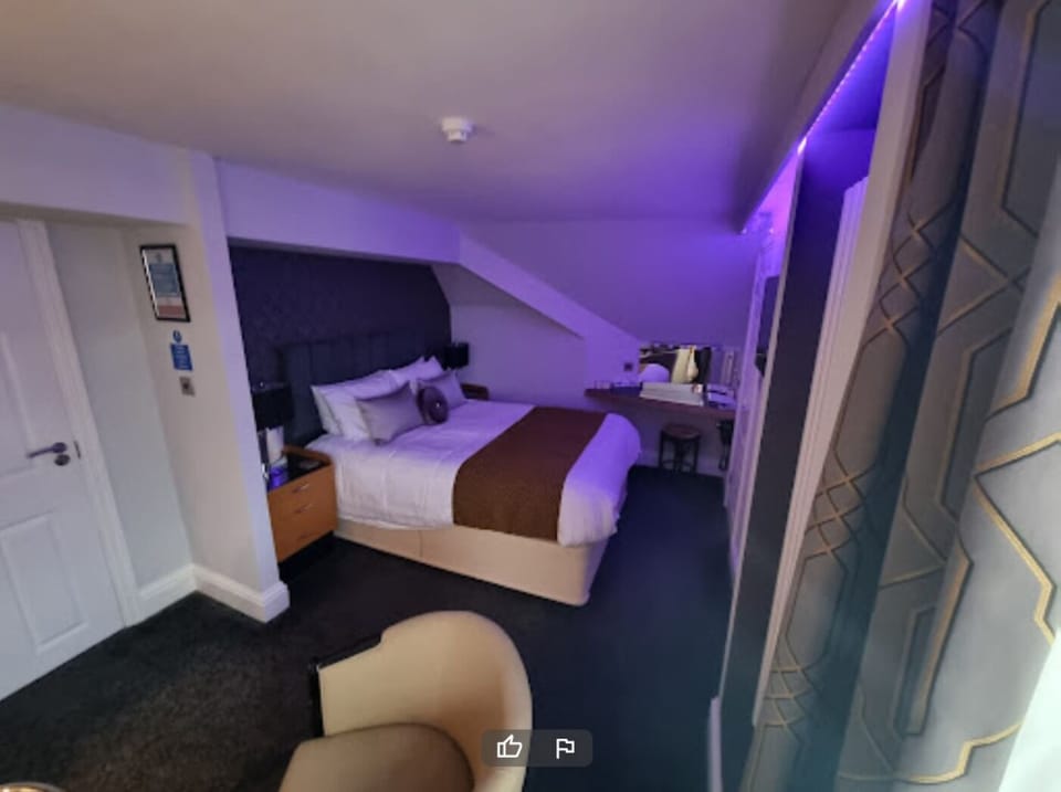 Superior Double Room, 1 King Bed (Room 8) | Iron/ironing board, free WiFi, bed sheets