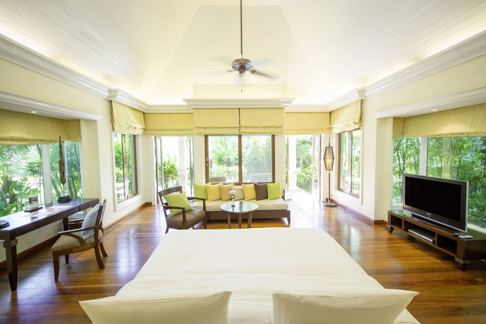 Minibar, in-room safe, desk, soundproofing