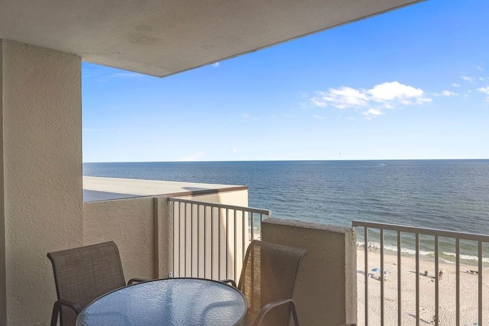 Condo, 3 Bedrooms | Property grounds