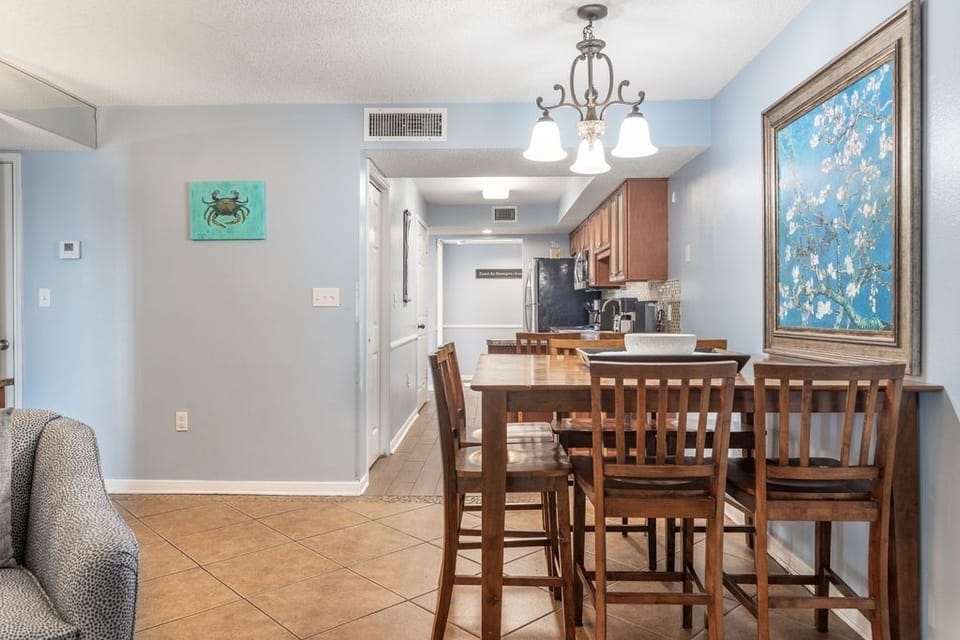 Condo, 3 Bedrooms | Dining