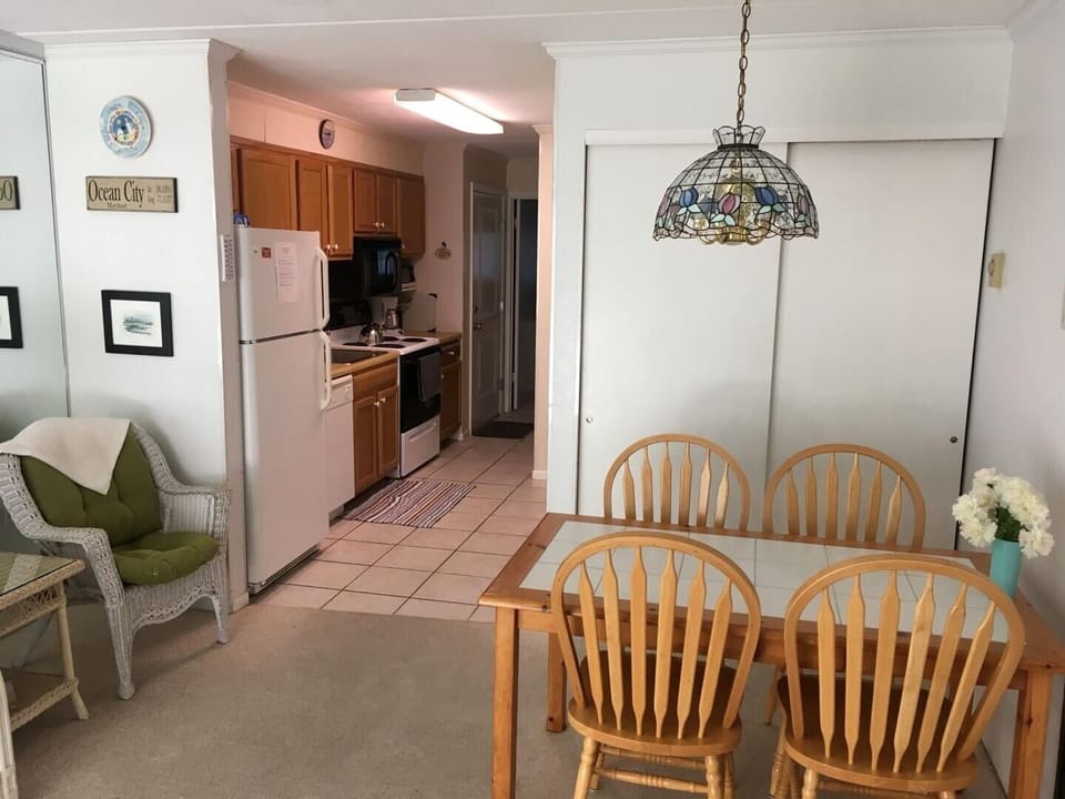 Condo, 1 Bedroom | Dining