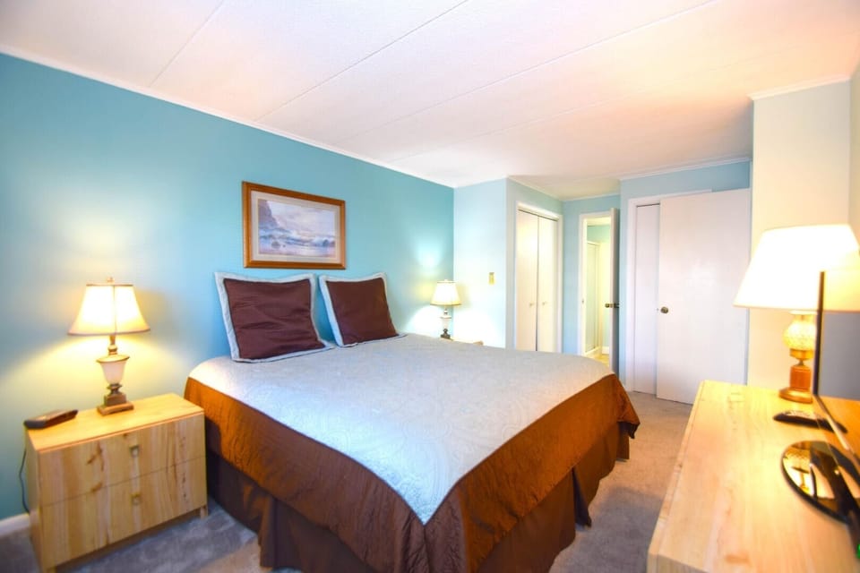 Condo, 2 Bedrooms | 2 bedrooms, iron/ironing board, free WiFi