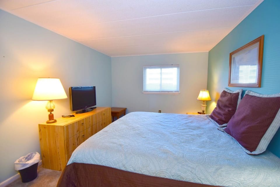 Condo, 2 Bedrooms | 2 bedrooms, iron/ironing board, WiFi (free)