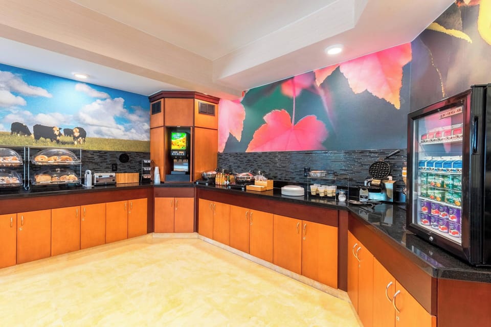 Free daily buffet breakfast
