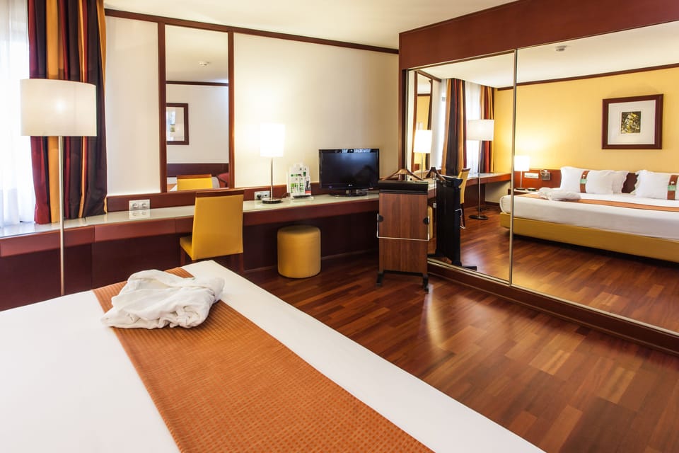 Suite, 1 Bedroom | Hypo-allergenic bedding, Select Comfort beds, minibar, in-room safe