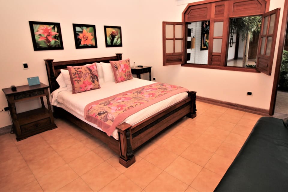 Superior Double Room | Down comforters, individually decorated, individually furnished, desk