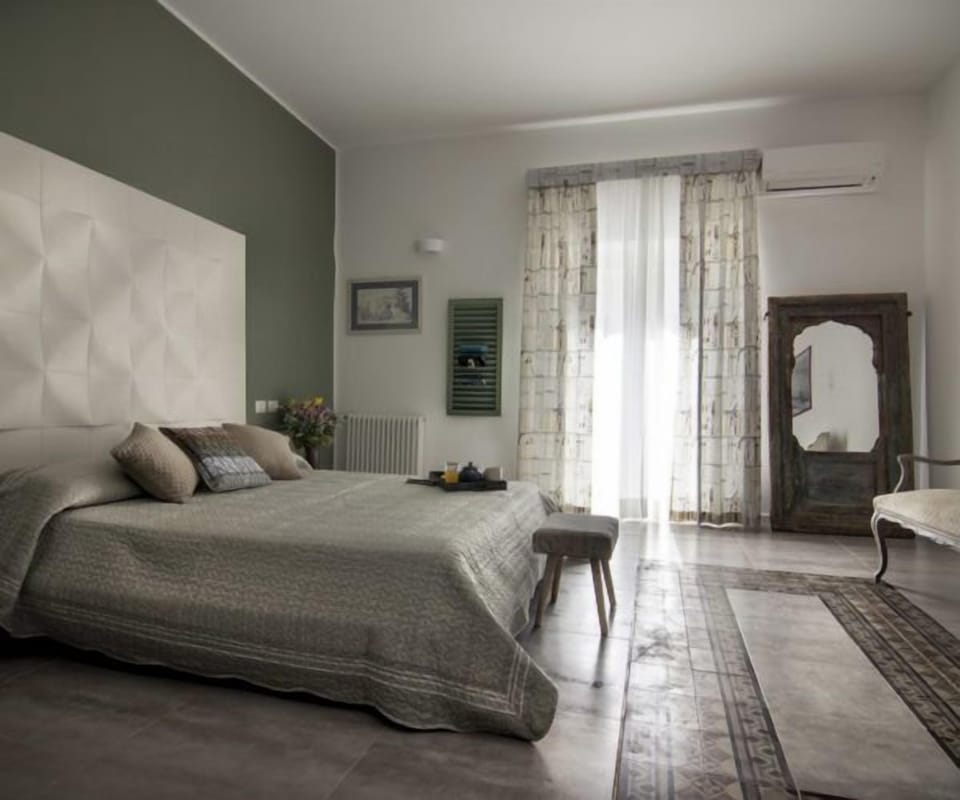Suite | Premium bedding, desk, soundproofing, iron/ironing board