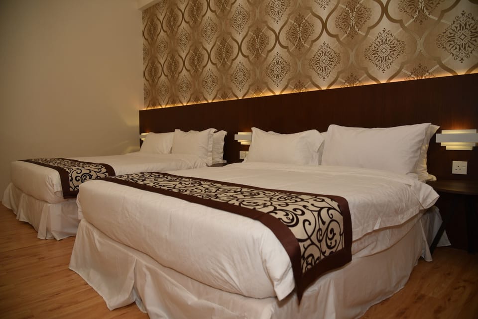 Casa Suite | Egyptian cotton sheets, premium bedding, down comforters, desk