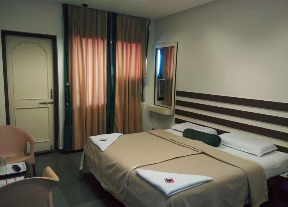 Deluxe AC Room | Desk, rollaway beds (surcharge), WiFi (free)