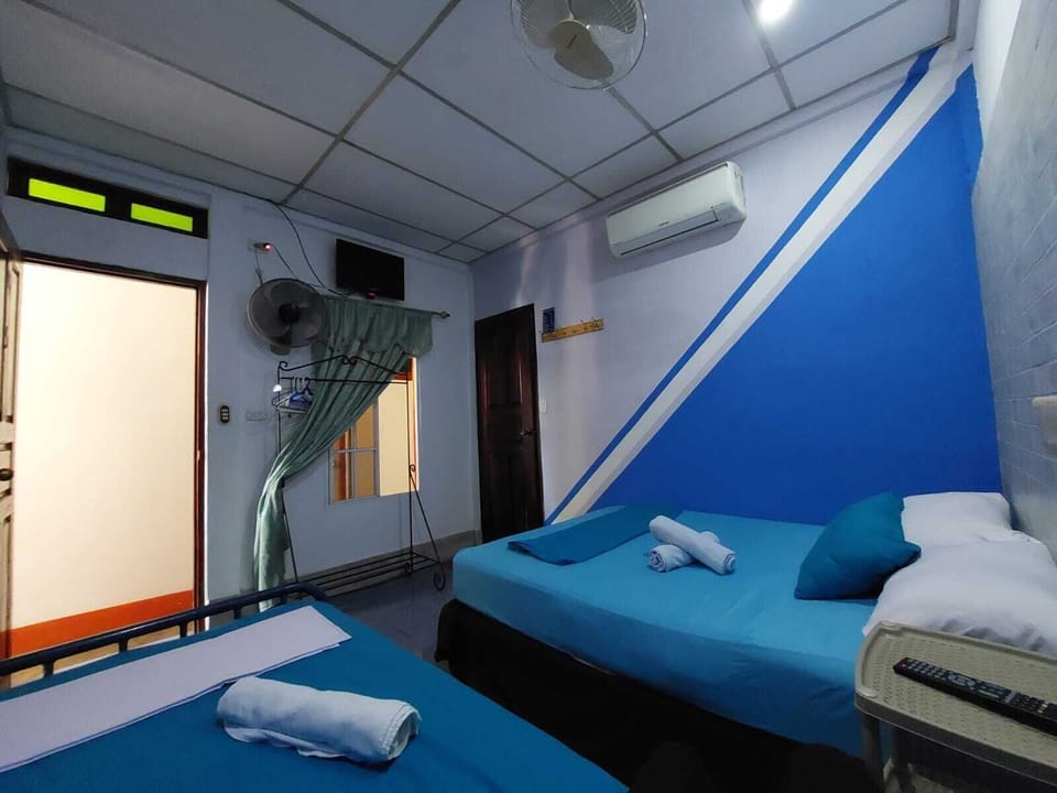 Executive Double Room | Soundproofing, WiFi (free), bed sheets