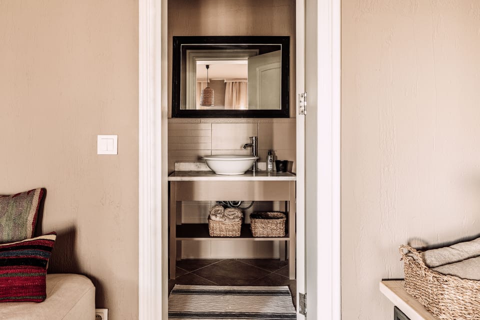 In-room safe, desk, iron/ironing board, free WiFi