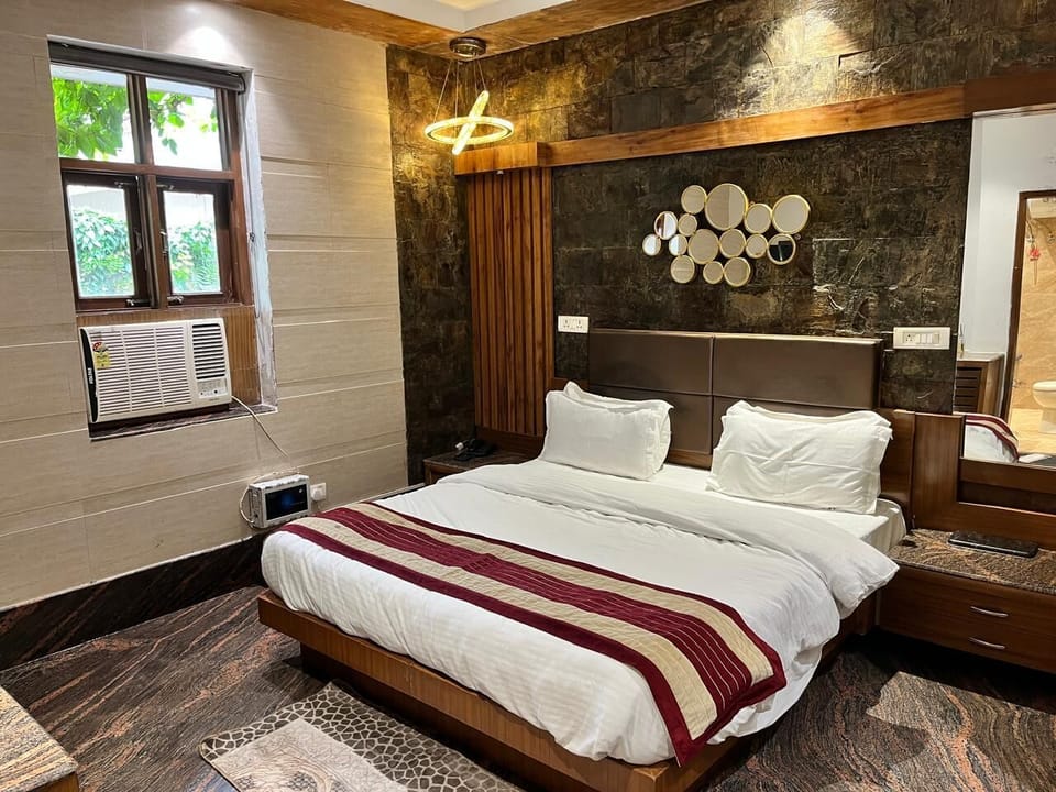 Deluxe Room | Rollaway beds, free WiFi