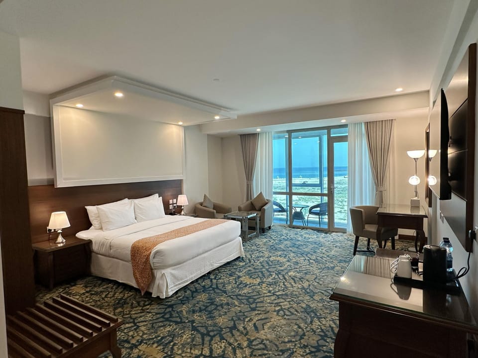 Executive room with balcony and Sea view | Premium bedding, in-room safe, desk, soundproofing