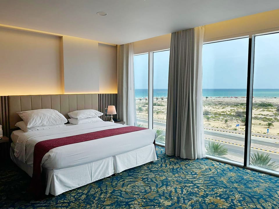 Executive Superior room with Sea View | Premium bedding, in-room safe, desk, soundproofing