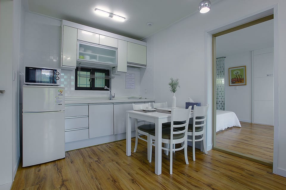 Mud Gray | Private kitchenette | Fridge, microwave, stovetop, coffee/tea maker