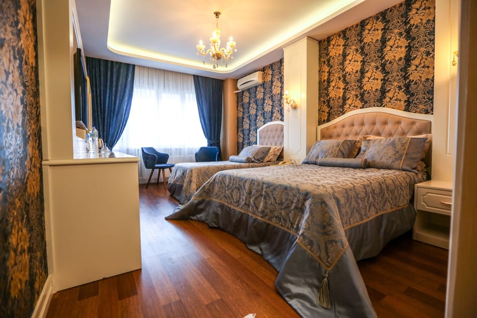 Suite, Jetted Tub | In-room safe, desk, iron/ironing board, free WiFi