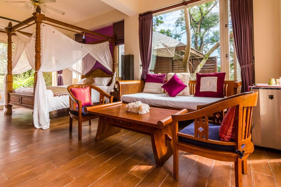 Villa, 1 Bedroom | 1 bedroom, individually decorated, individually furnished, desk