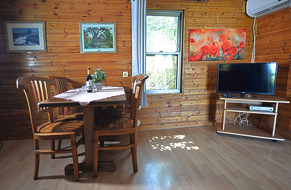 Family Cabin, 2 Bedrooms | Living area | Flat-screen TV