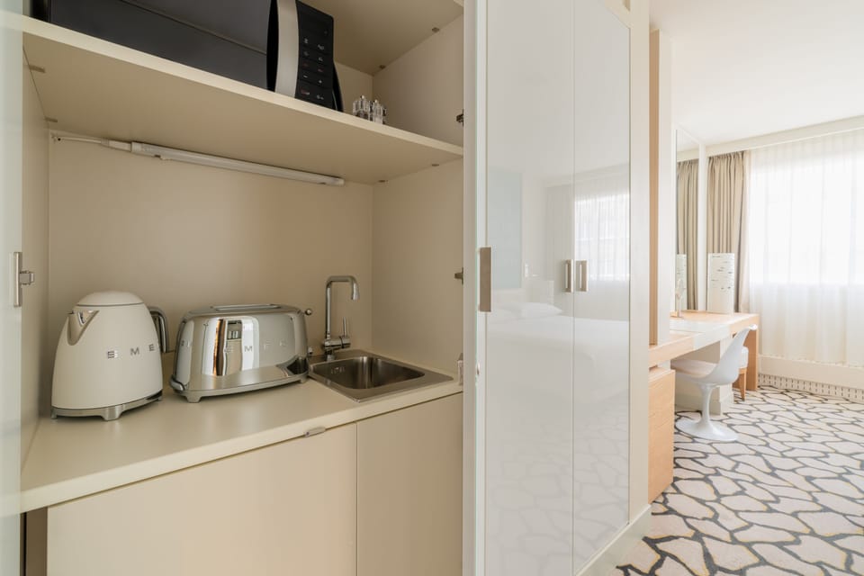 Superior Studio | Private kitchenette