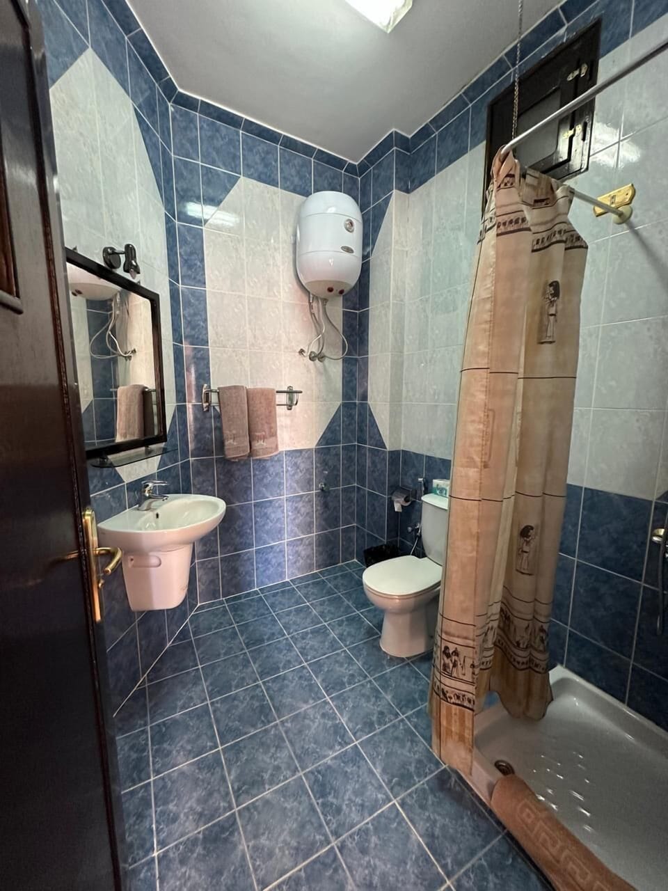 Free toiletries, bidet, towels