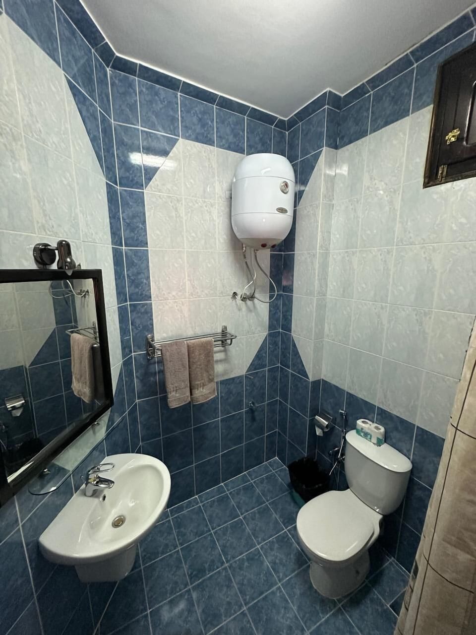 Free toiletries, bidet, towels