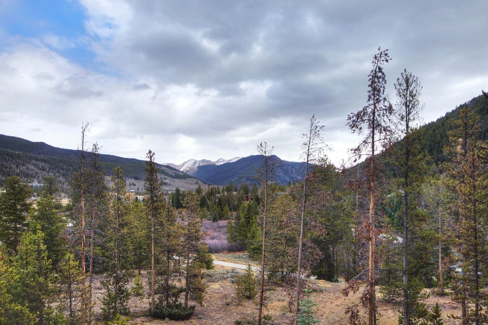 Condo, 2 Bedrooms | Property grounds
