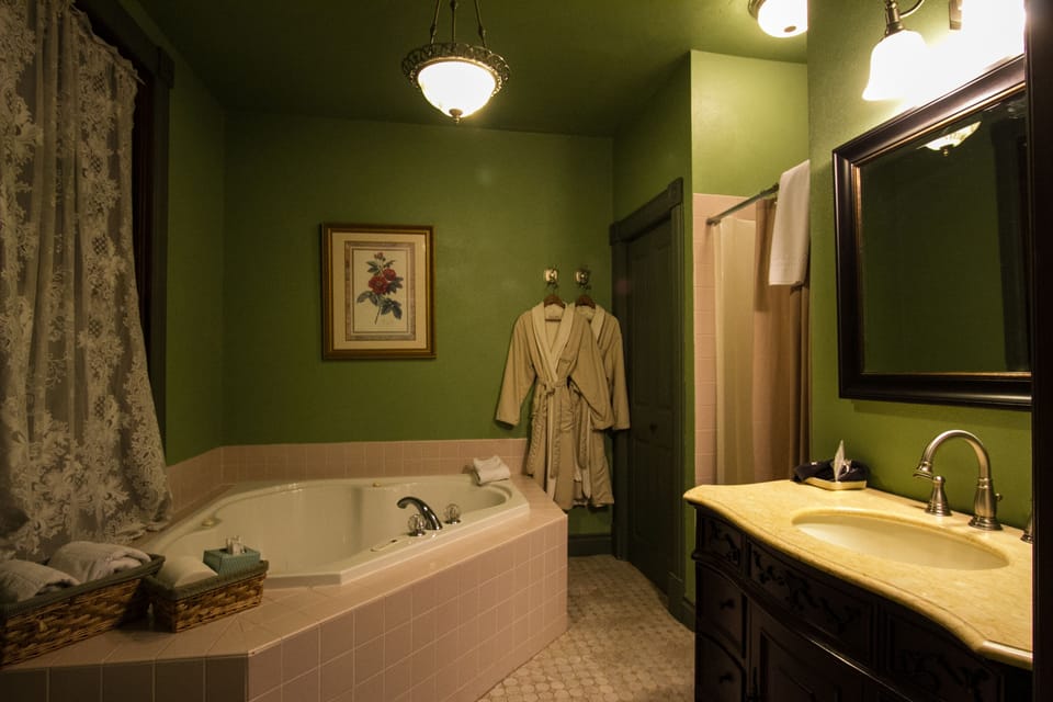 Private spa tub