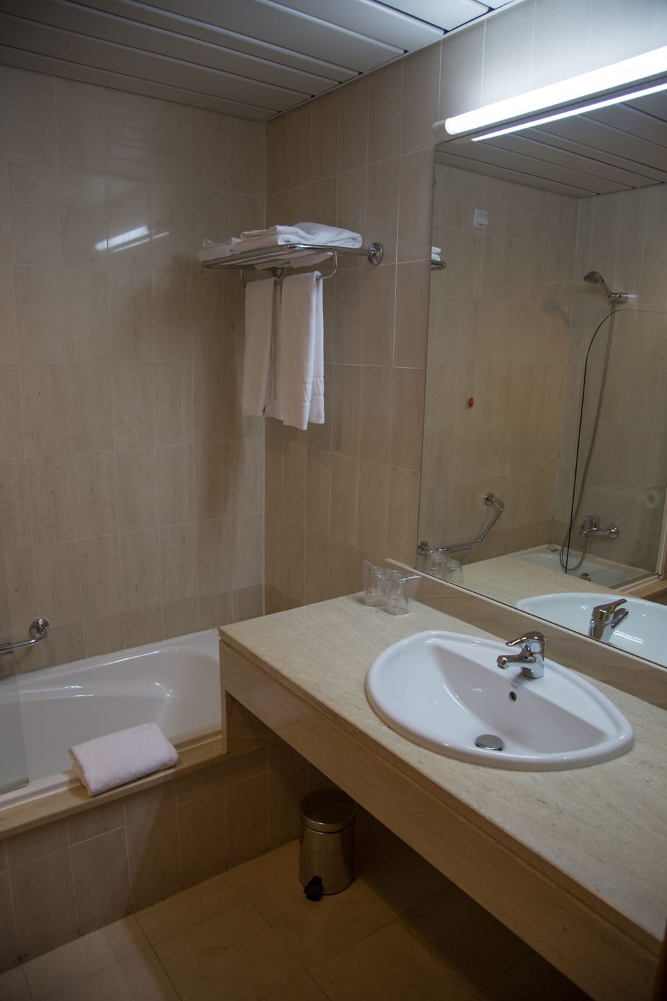 Combined shower/tub, deep soaking tub, rainfall showerhead, hair dryer