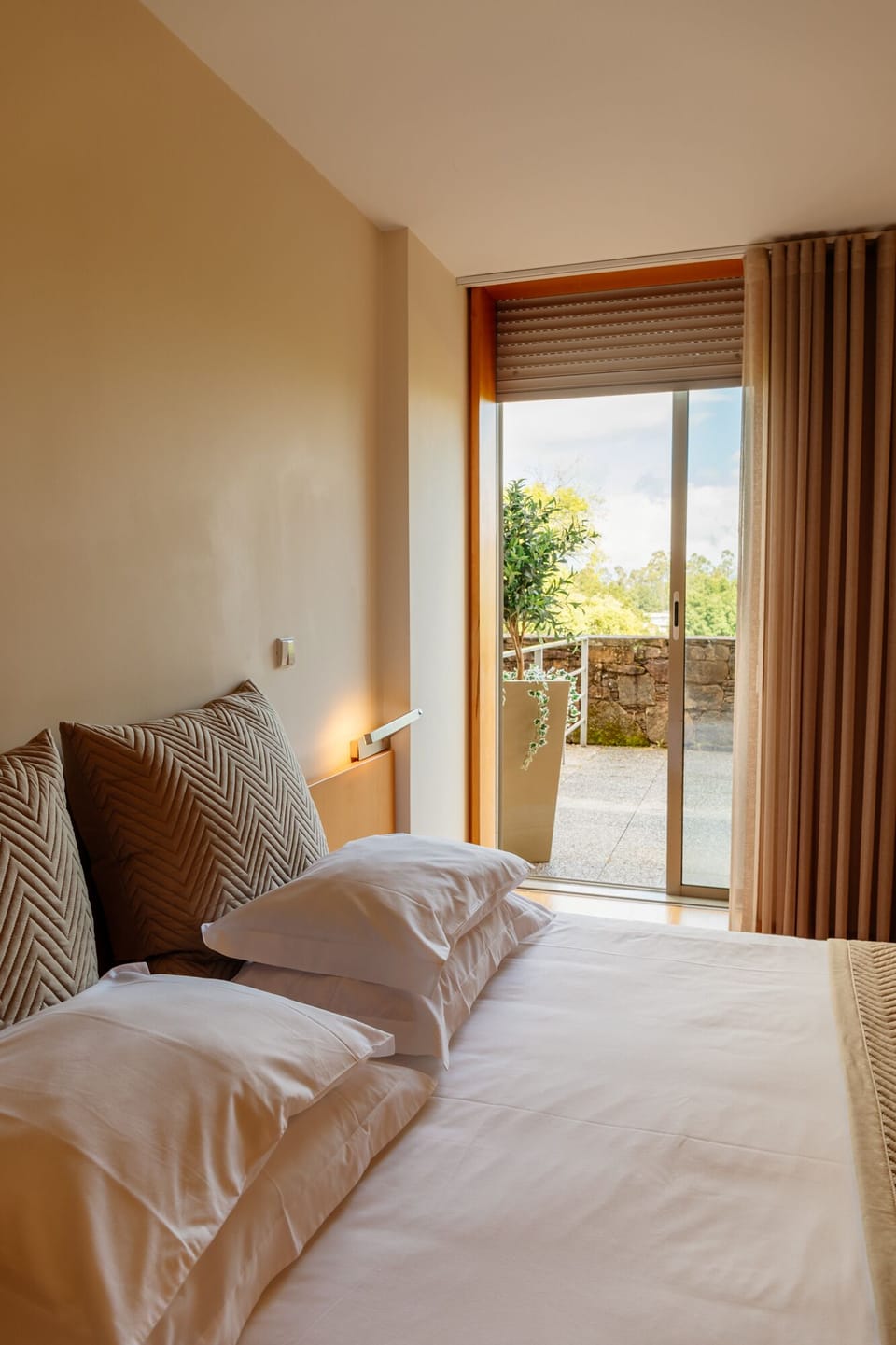 Golf View Terrace | Minibar, in-room safe, desk, blackout drapes