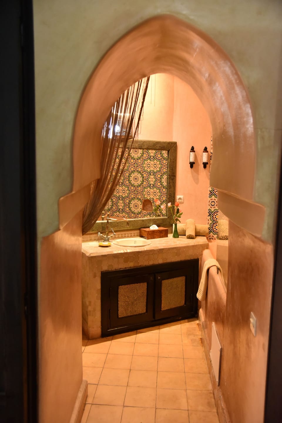 Superior Room | Bathroom | Shower, free toiletries, hair dryer, towels