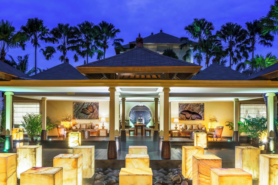 Couples treatment rooms, sauna, hot tub, steam room, body treatments