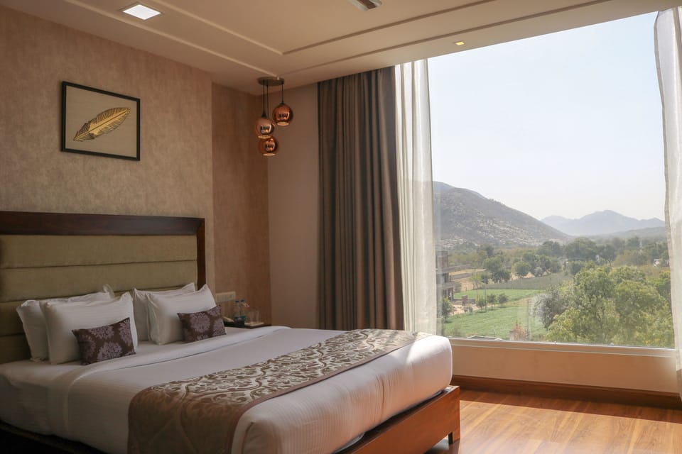 Superior Suite | 1 bedroom, premium bedding, minibar, in-room safe