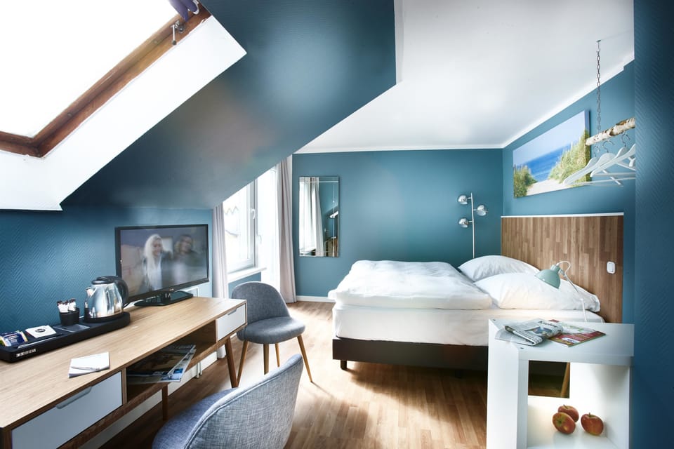 Standard Room, 1 Double Bed | Desk, iron/ironing board, free WiFi, bed sheets