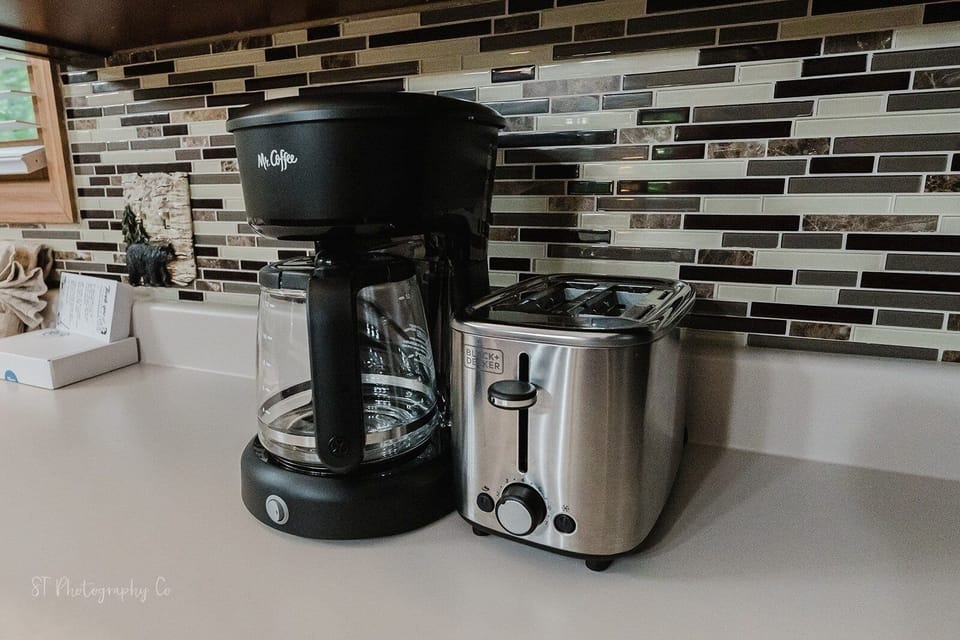 Cabin, 2 Bedrooms | Coffee and/or coffee maker